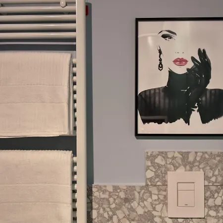 Lady Rose Νάπολη